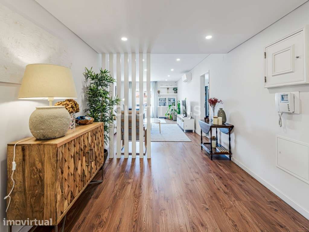 Apartamento T4, totalmente remodelado, vista sobre Monsanto, São Do... - Grande imagem: 2/27
