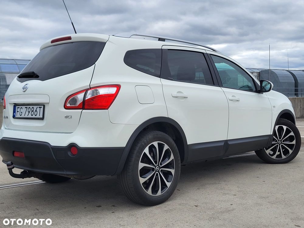 Nissan Qashqai+2 2011