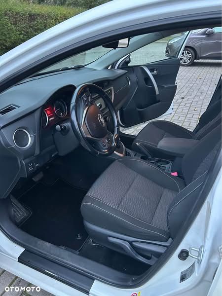 Toyota Auris - 8