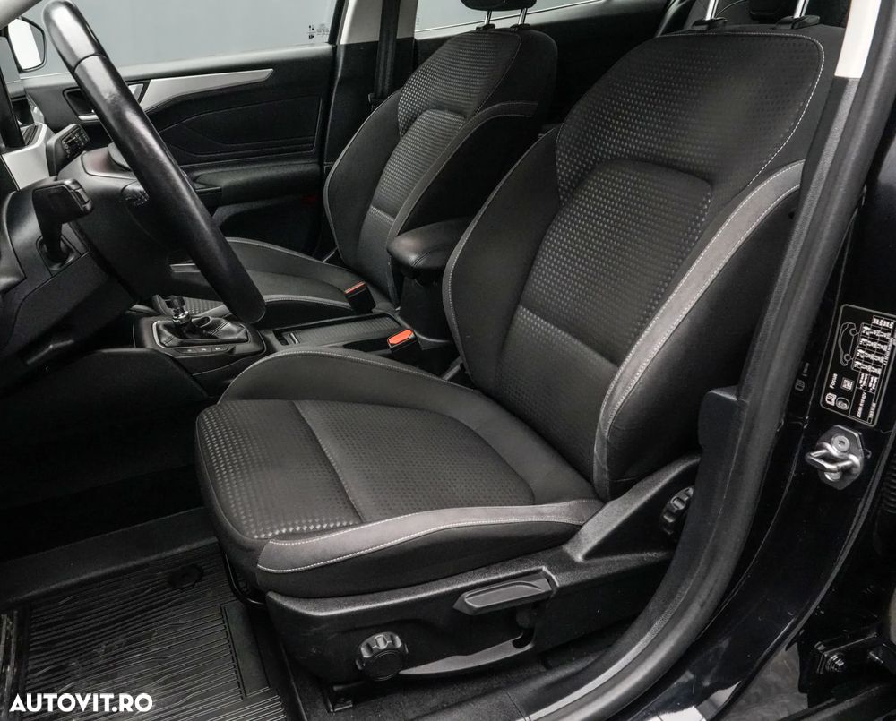 Ford Focus 1.0 EcoBoost MHEV Titanium - 13