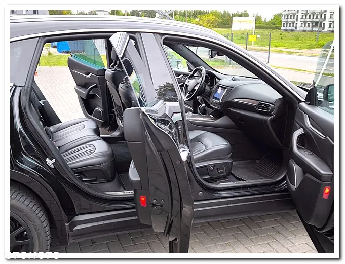 Maserati Levante Q4 Executive - 17