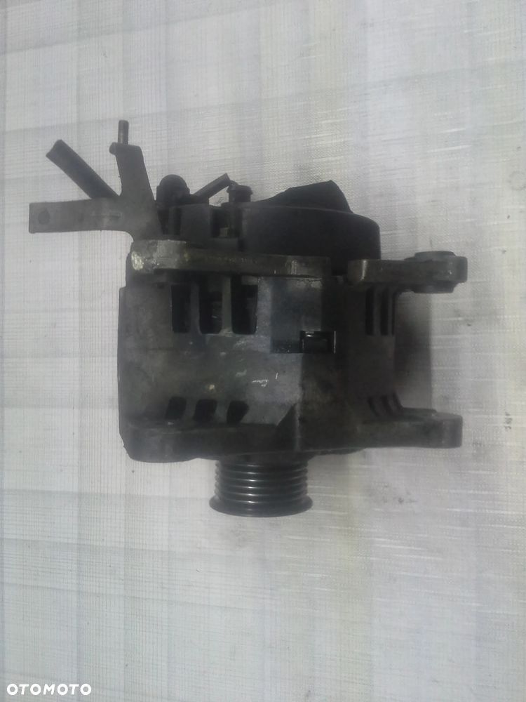 Volkswagen Polo V 1.2 alternator Valeo 90A 03D903025 - 4