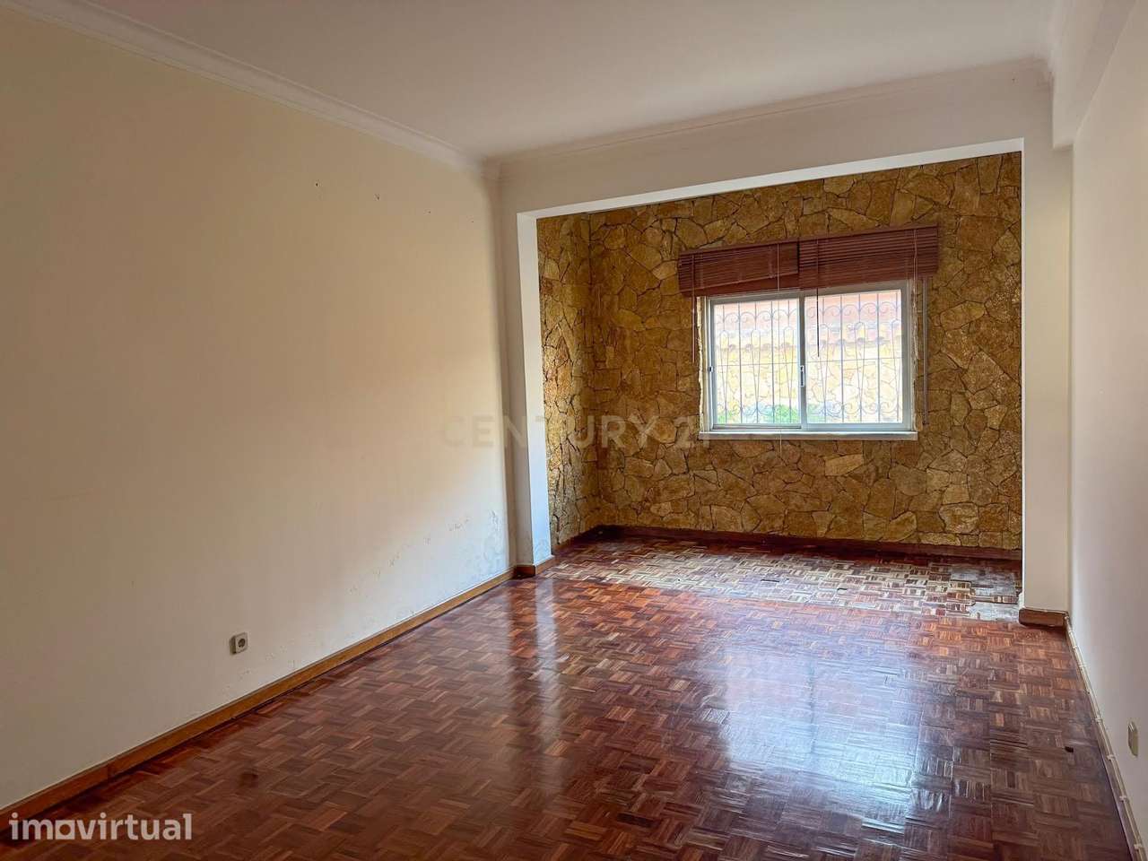 Espaçosa Moradia T5+1 com garagem e jardim no Algueirão, Sintra - Grande imagem: 5/41