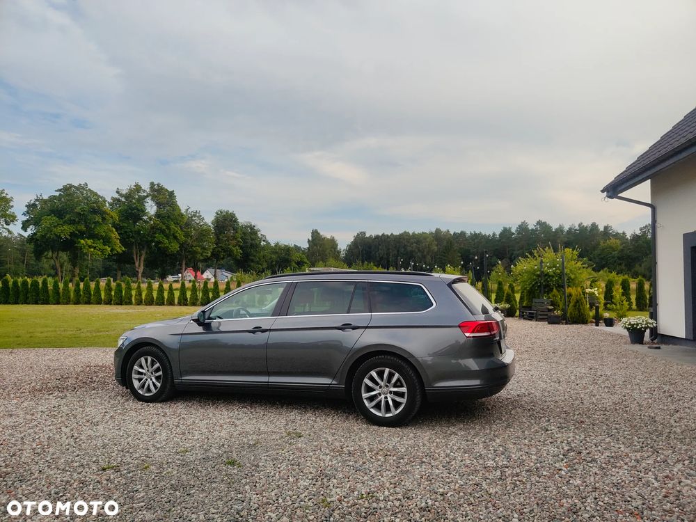 Volkswagen Passat 2.0 TDI (BlueMotion Technology) Comfortline - 25