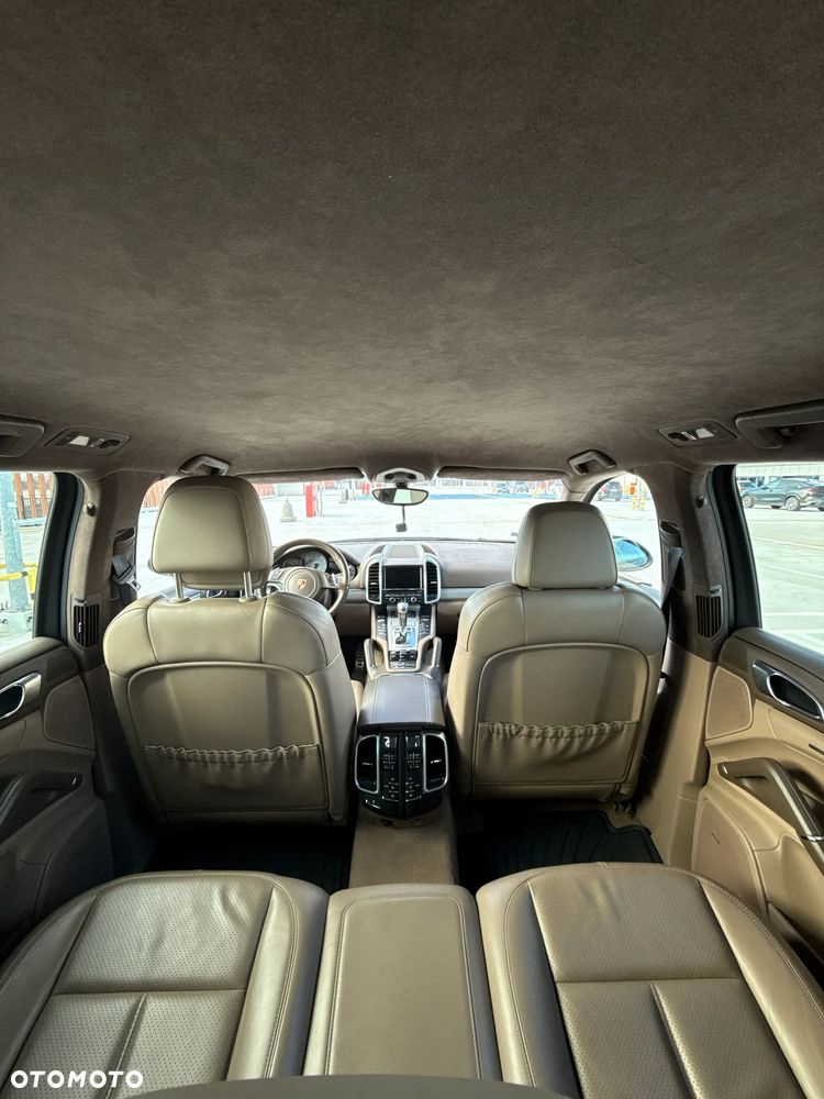 Porsche Cayenne GTS - 26