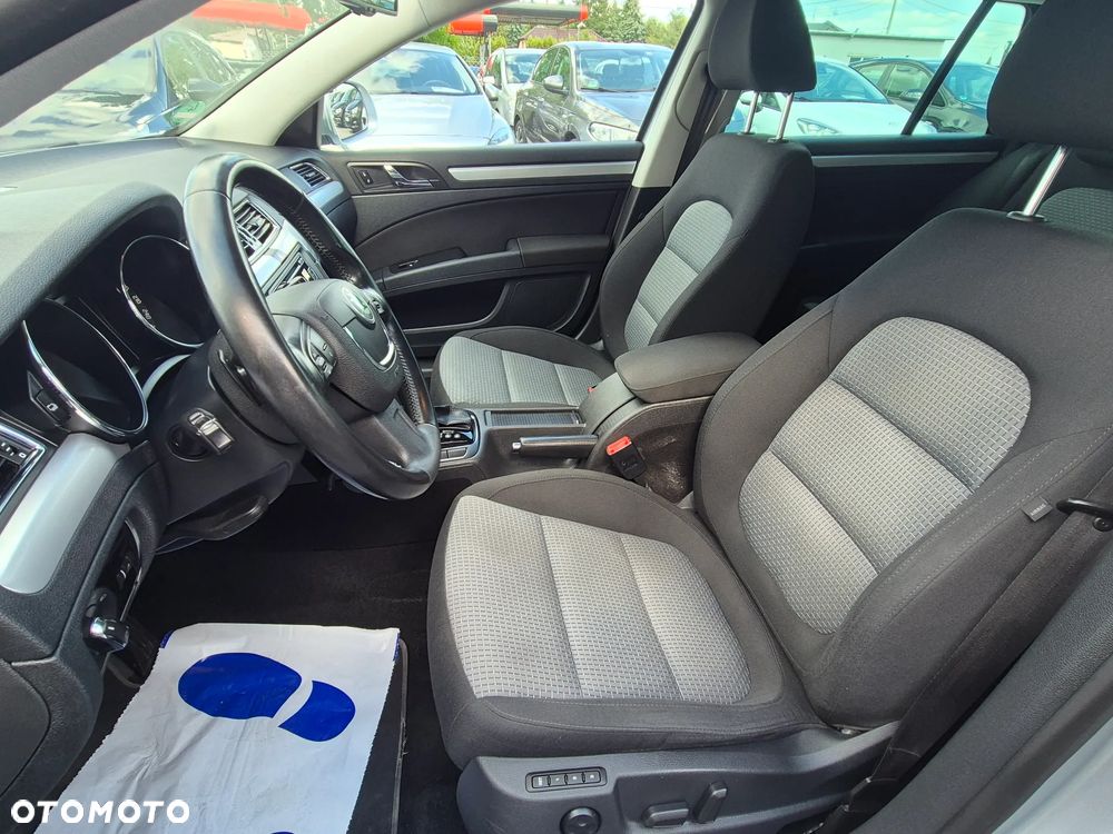 Skoda Superb 2.0 TDI DSG Exclusive - 25