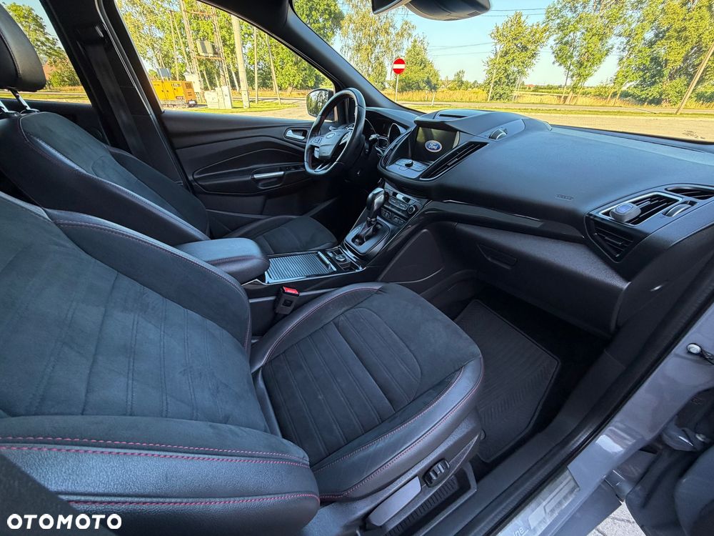 Ford Kuga 2.0 TDCi 4x4 ST-Line - 25