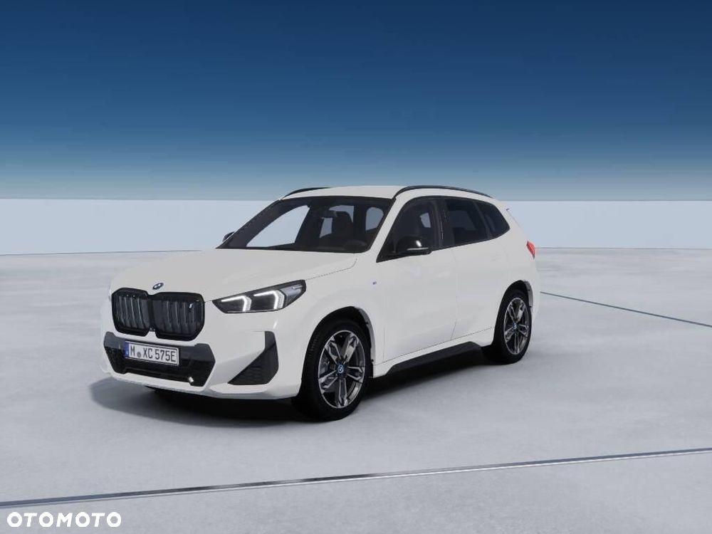 BMW iX1 xDrive30 66.5kWh M Sport - 1