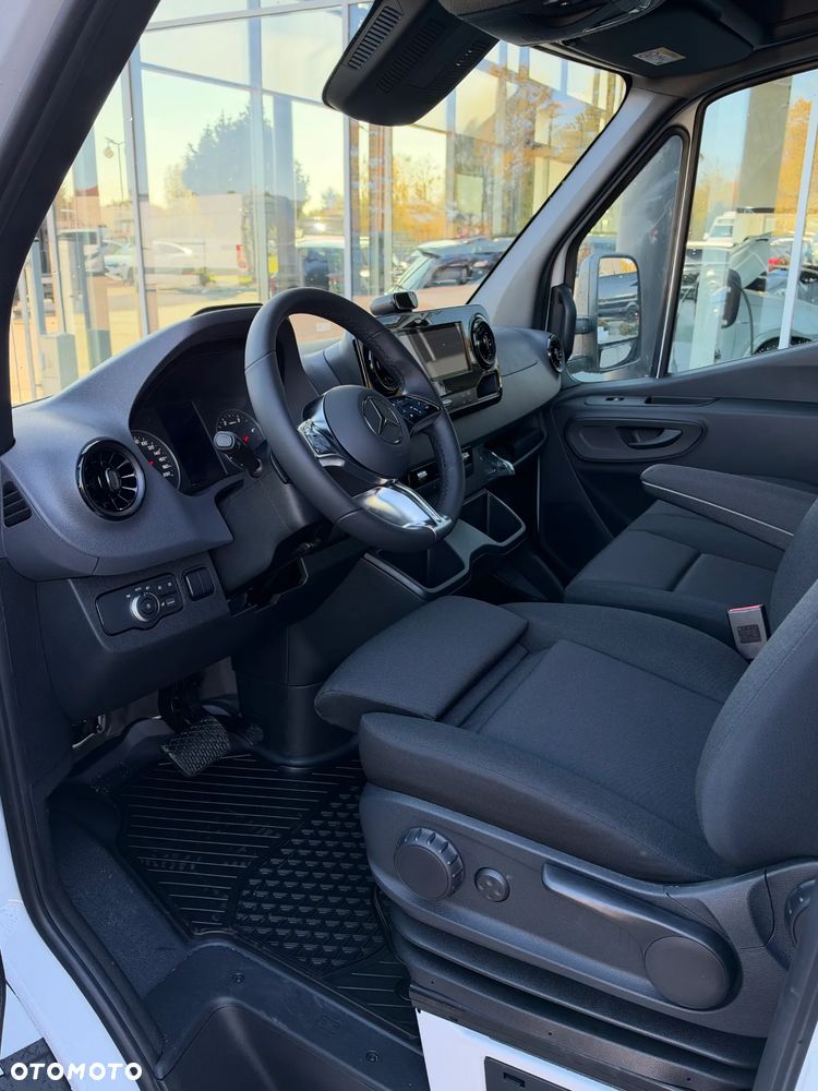 Mercedes-Benz Sprinter - 18