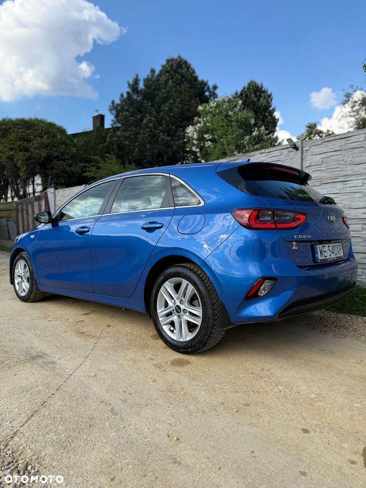 Kia Ceed 1.6 CRDi mHEV M DCT - 3