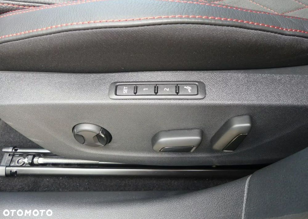 Skoda Octavia 2.0 TSI RS DSG - 9