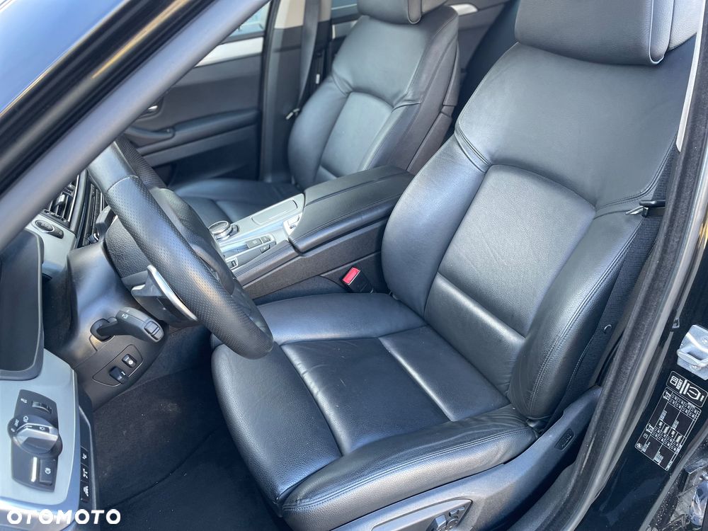BMW Seria 5 535d Sport-Aut Luxury Line - 11