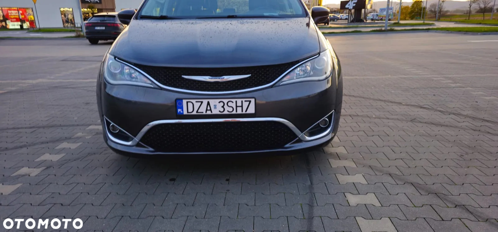 Chrysler Pacifica - 10