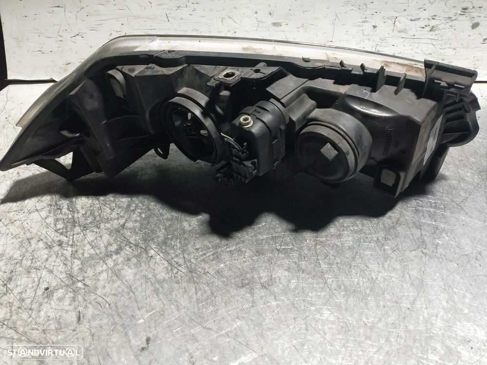 FAROL ESQUERDO RENAULT MEGANE II BREAK FAMILIAR 2005 - 2