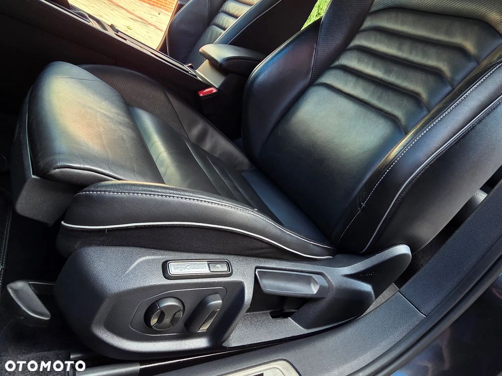 Volkswagen Arteon 2.0 TDI SCR 4Motion DSG R-Line Edition - 30