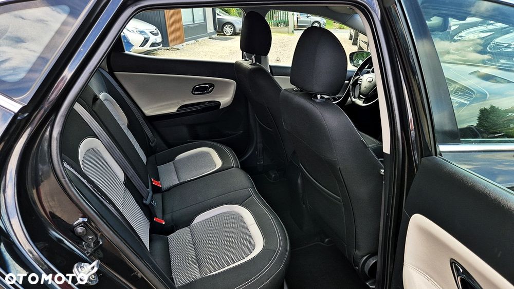 Kia Ceed 1.6 GDI XL - 31