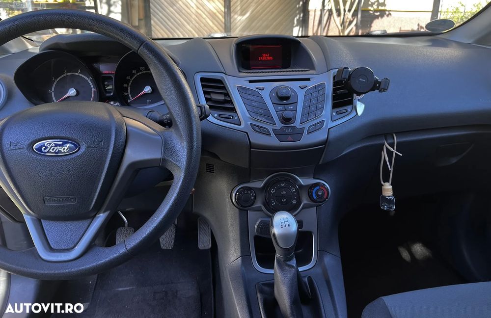 Ford Fiesta - 8