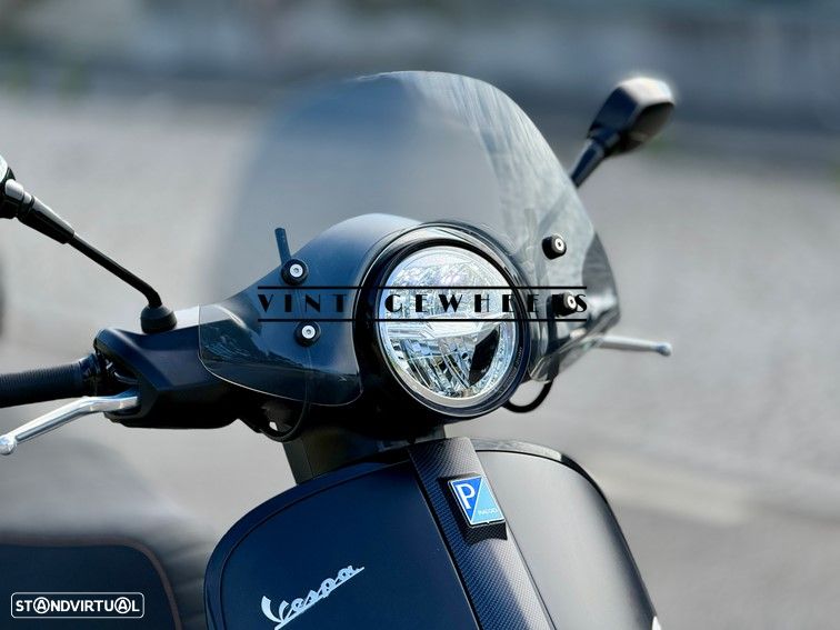 Vespa GTS Super Black Matte - 12