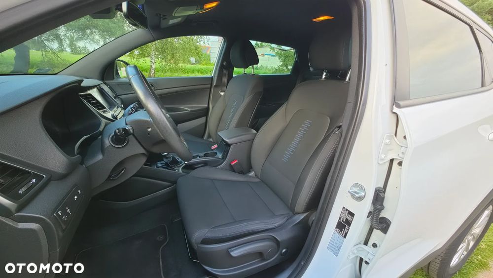 Hyundai Tucson 1.6 GDI BlueDrive GO 2WD - 33