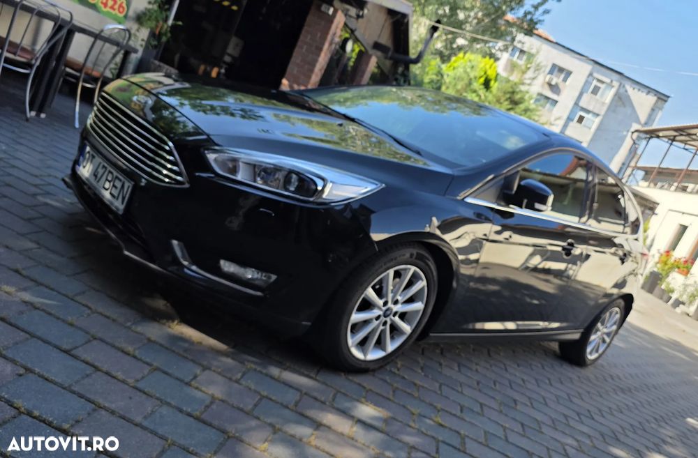 Ford Focus 2.0 TDCI Powershift Titanium - 4