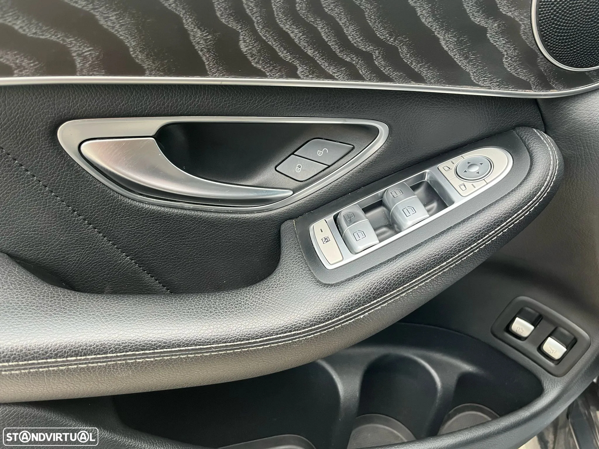 Mercedes-Benz GLC 220 d 4Matic 9G-TRONIC AMG Line - 14