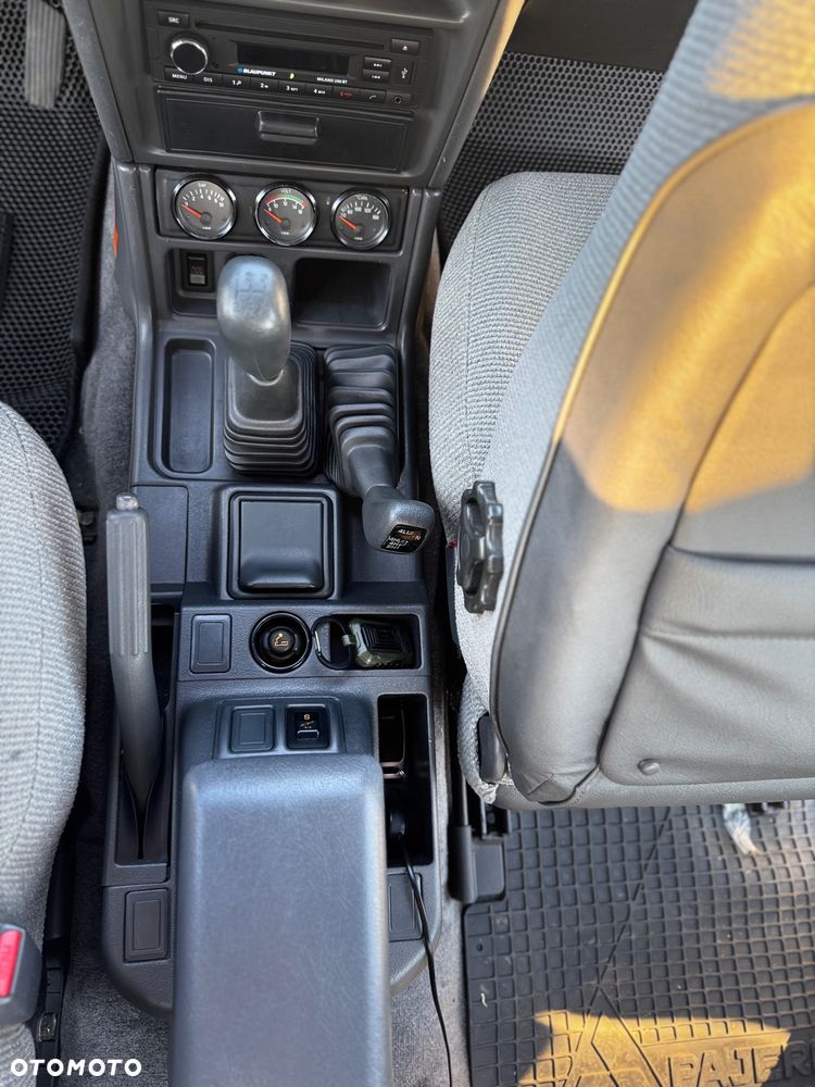 Mitsubishi Pajero - 9