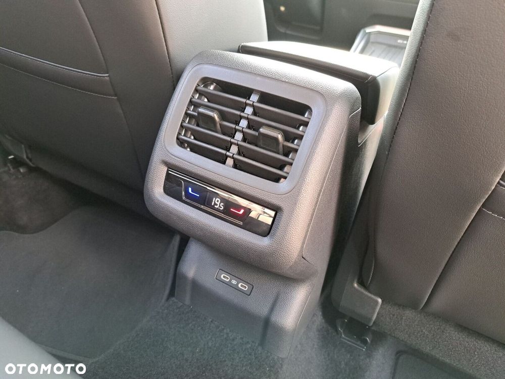 Volkswagen T-Roc 1.5 eTSI Style DSG - 23