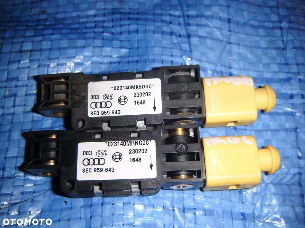 audi a4 b6 czujnik uderzenia bocznego 8e0959643 - 1