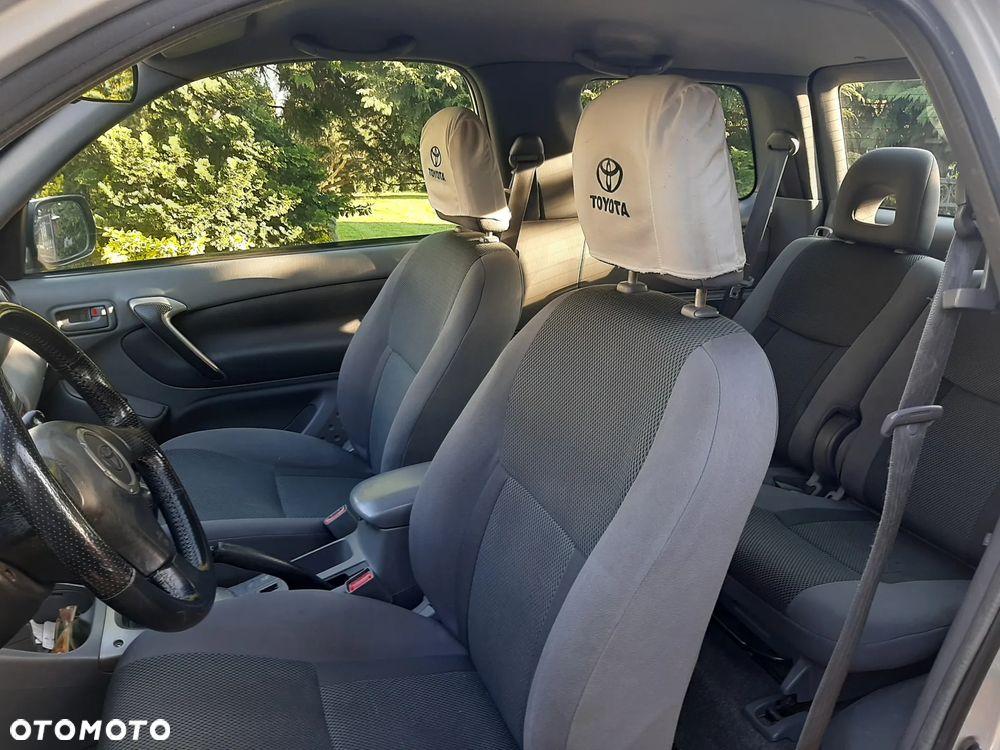 Toyota RAV4 D-4D 4x4 - 7