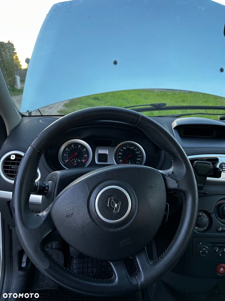 Renault Clio - 12