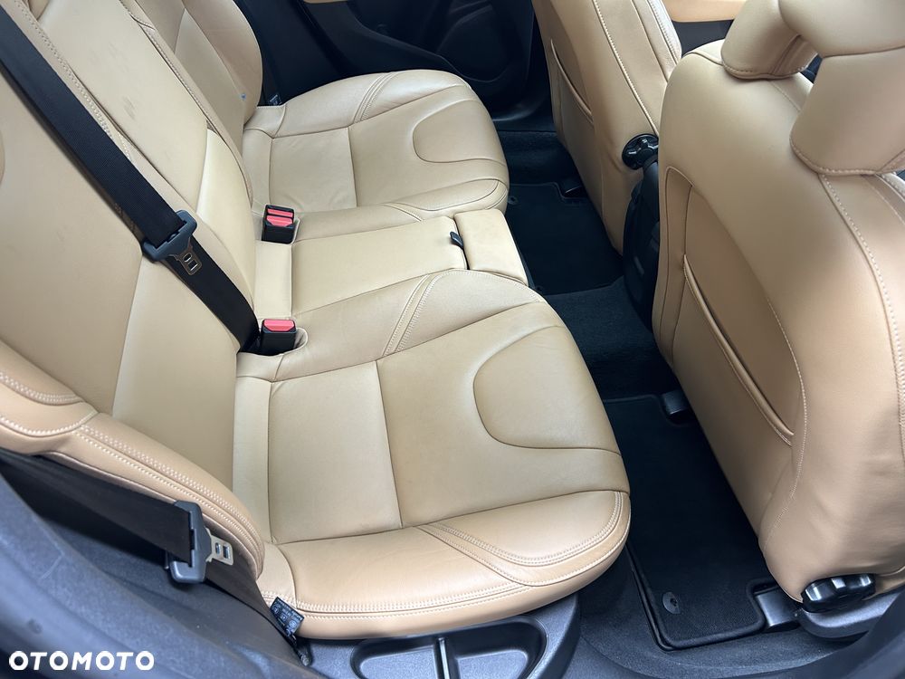 Volvo V40 D3 Drive-E Inscription - 16