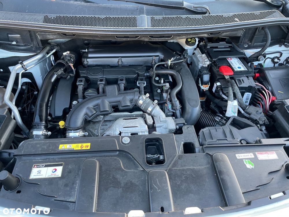 Peugeot 3008 THP 165 EAT6 Stop & Start Allure - 20