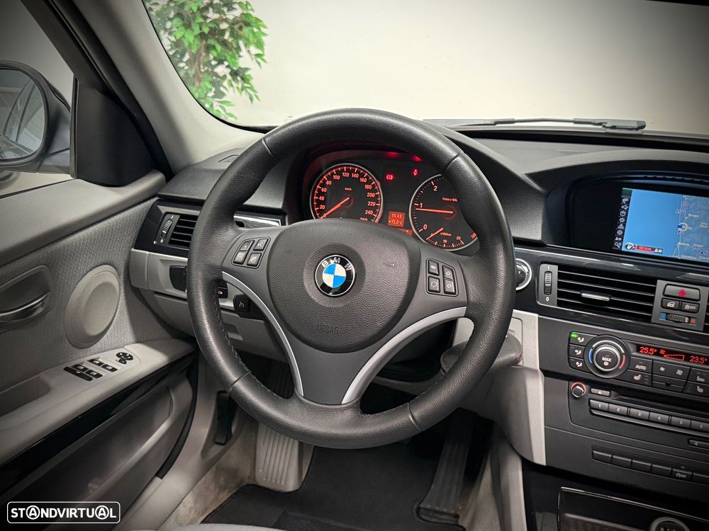 BMW 320 d Line Sport - 18
