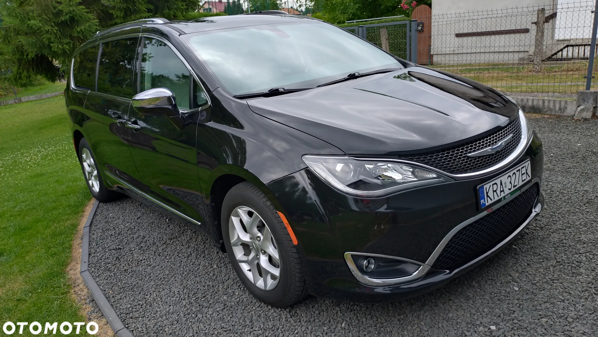 Chrysler Pacifica - 2