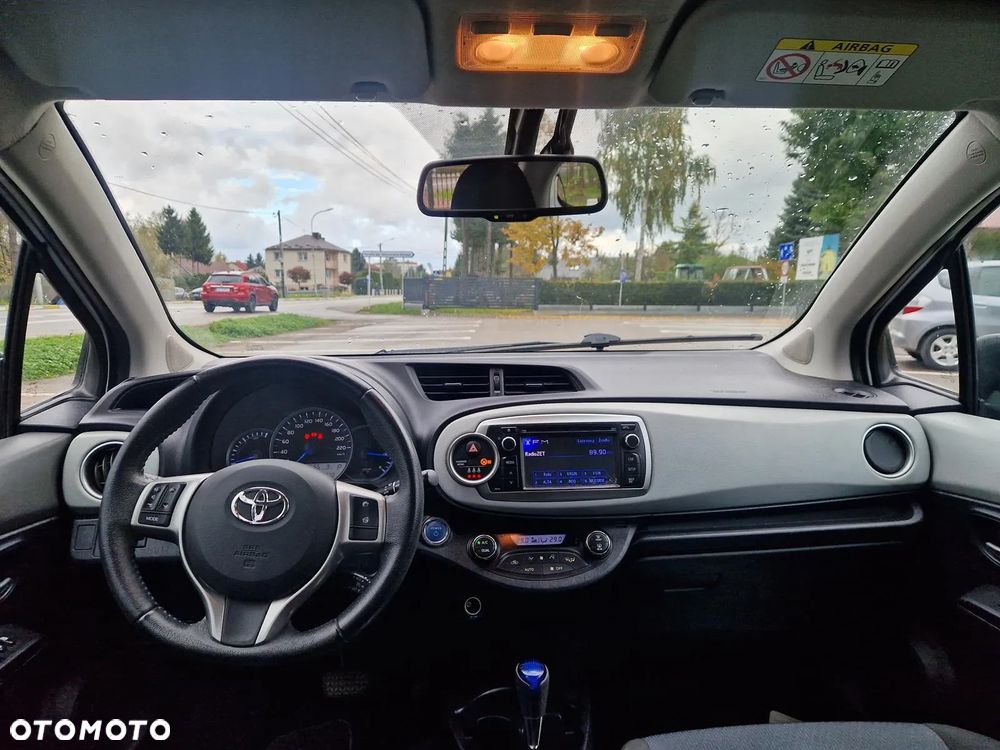 Toyota Yaris Hybrid 1.5 VVT-i - 21