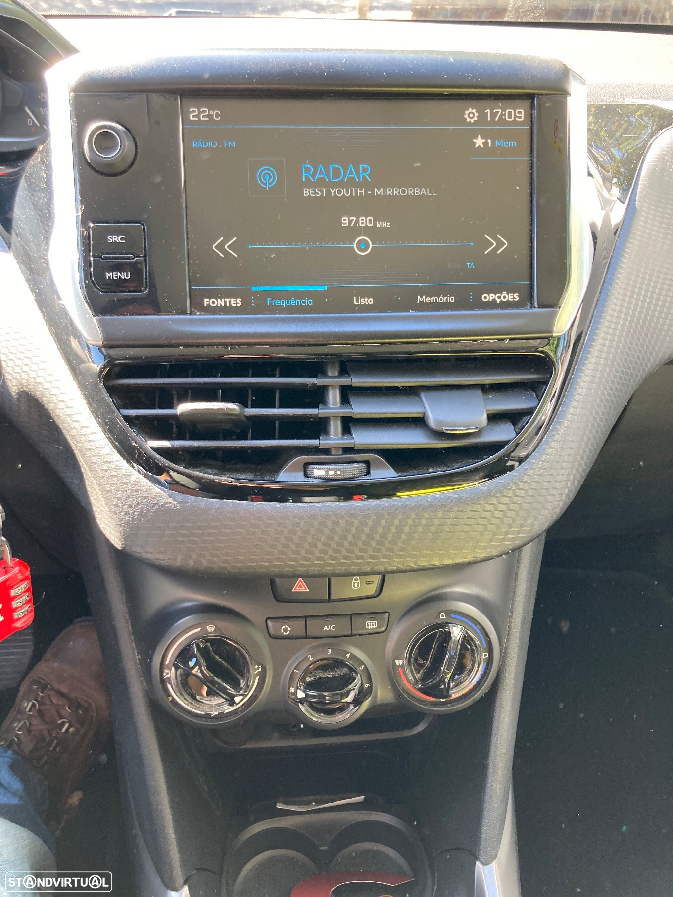 Peugeot 2008 1.2 PureTech Style - 13