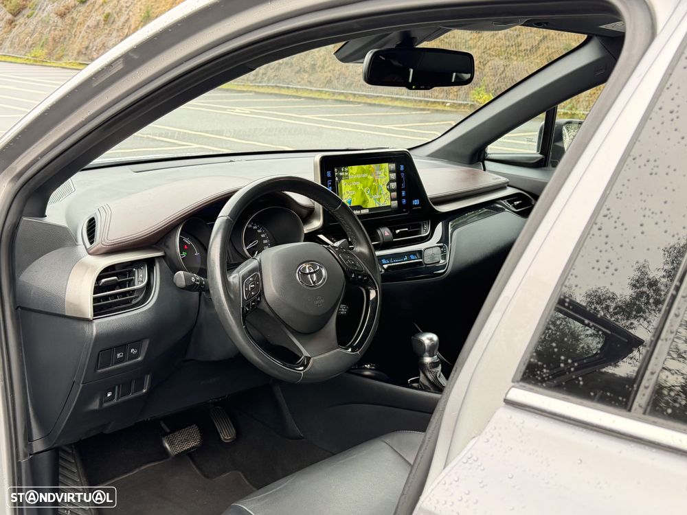 Toyota C-HR 1.8 HSD Exclusive+P.Luxury - 39