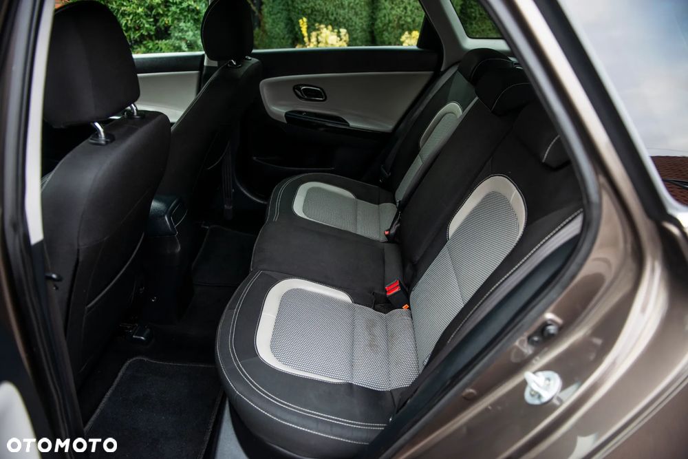 Kia Ceed 1.6 GDI ISG Vision - 31