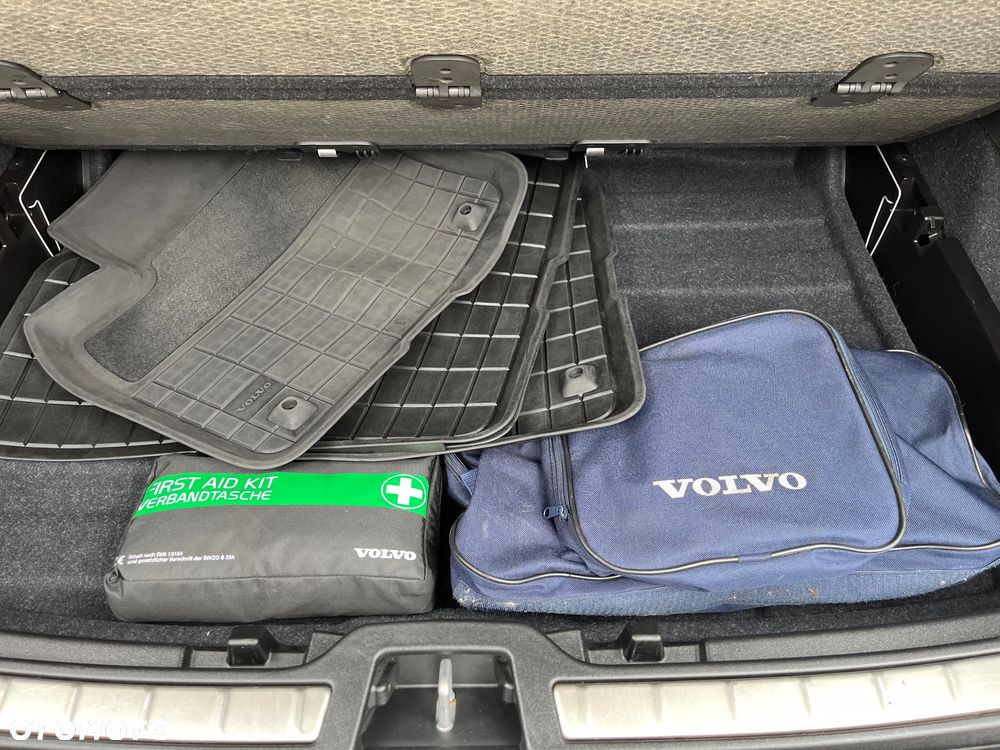 Volvo XC 40 T4 AWD R-Design - 40