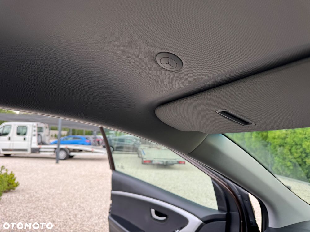 Hyundai i30 blue 1.4 Style - 38