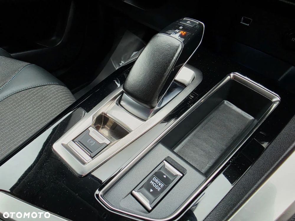Peugeot 3008 225 e-EAT8 Allure Pack - 28