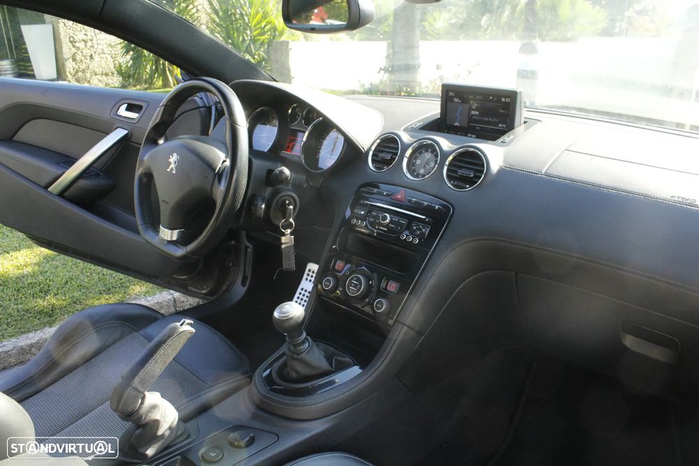 Peugeot RCZ 1.6 THP SE Black Yearling - 22