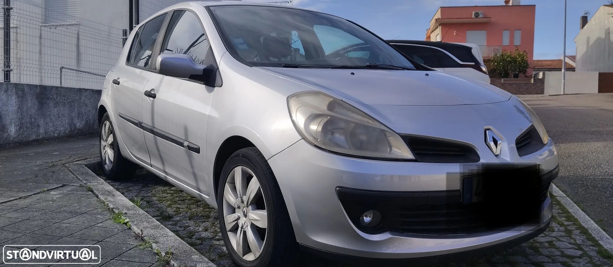Renault Clio 1.5 dCi Dynamique S - 1