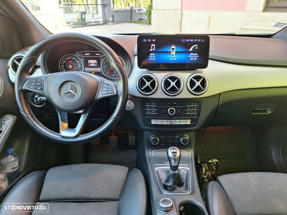 Mercedes-Benz B 180 d Style - 23