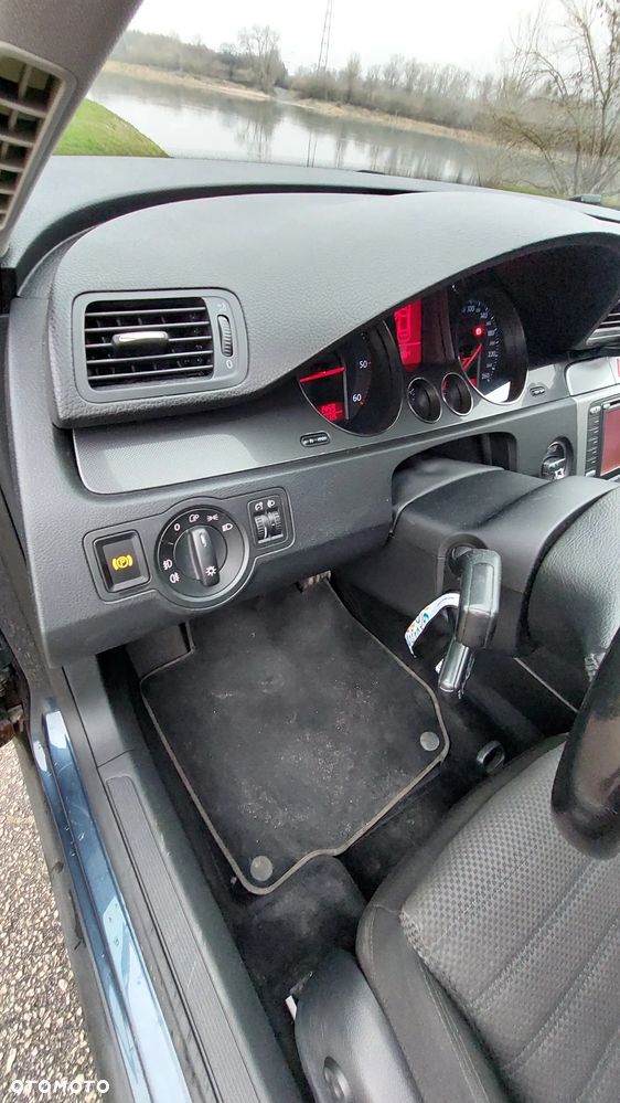 Volkswagen Passat 2.0 TDI DPF Comfortline - 15