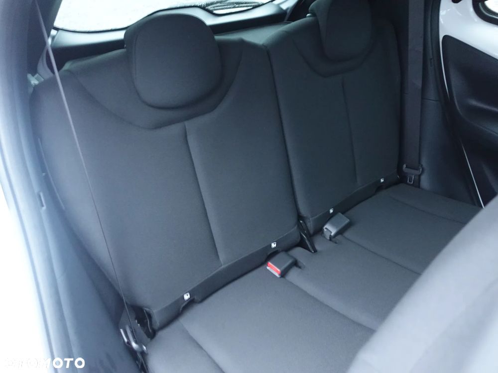 Toyota Aygo X x-shift x-play - 4