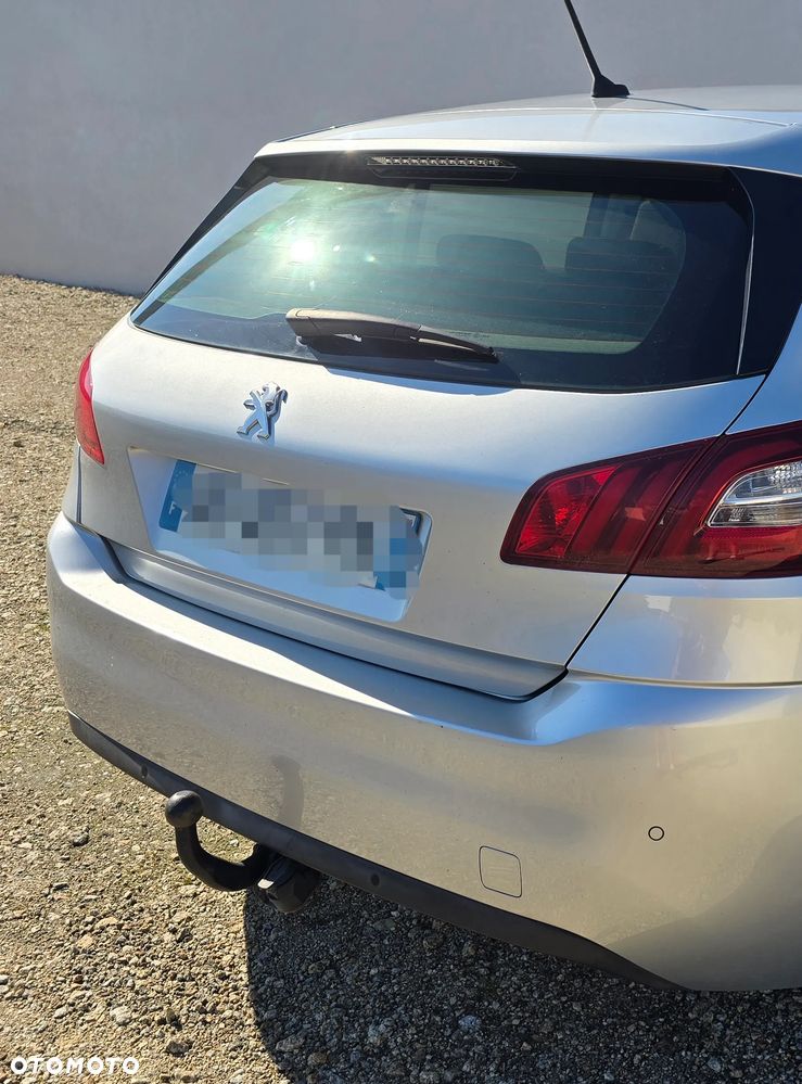 Peugeot 308 - 8