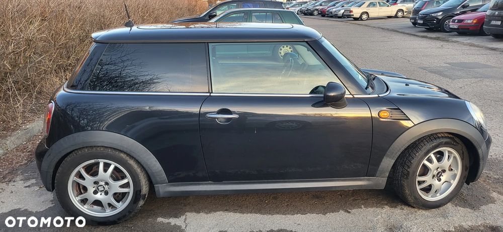 MINI Cooper Standard - 3