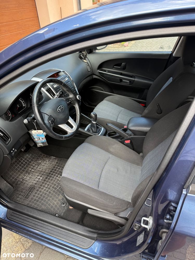 Kia Ceed - 6