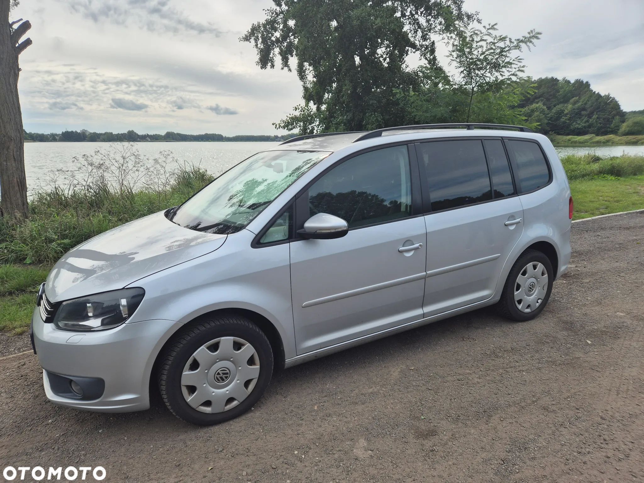 Volkswagen Touran 1.6 TDI DPF BlueMotion Technology DSG Comfortline - 1